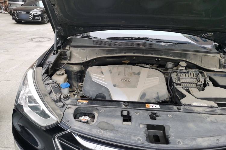 Used Hyundai Santa Fe Classic 2013 3.0L Four-Wheel Drive Comfort Edition 7 Seats Euro IV Engine Bay Right