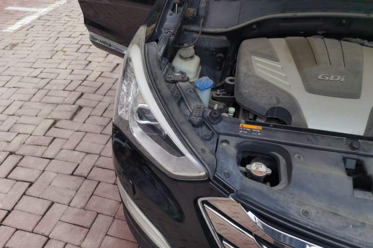 Used Hyundai Santa Fe Classic  Engine Bay Right