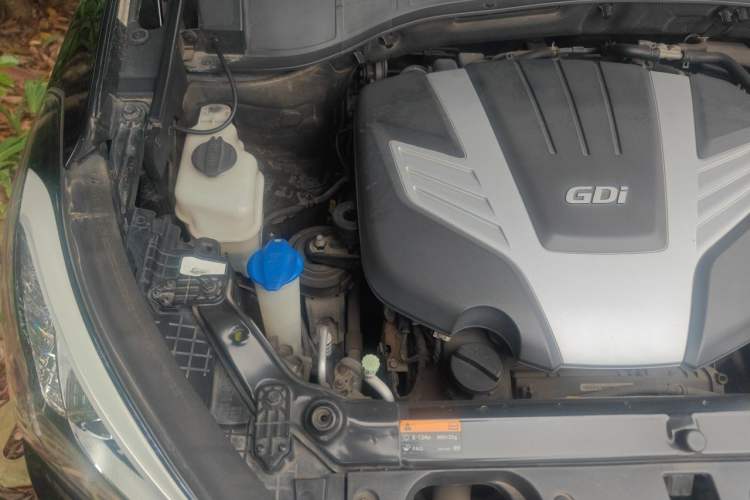 Used Hyundai Santa Fe Classic 2013 3.0L 4x4 Flagship Edition 7 Seats Euro IV Engine Bay Right