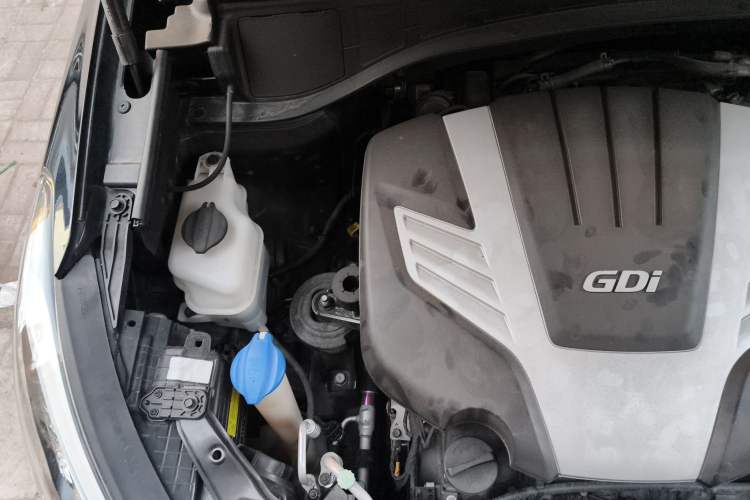 Used Hyundai Santa Fe Classic 2013 3.0L 4x4 Flagship Edition 7 Seats Euro IV Engine Bay Right
