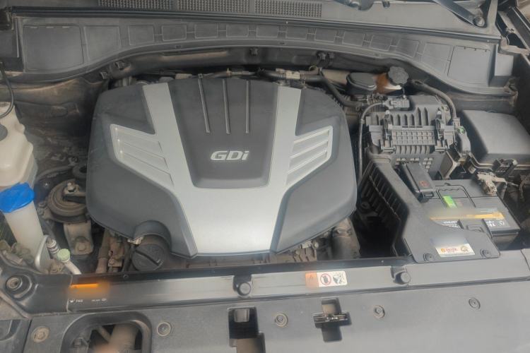 Used Hyundai Santa Fe Classic 2013 3.0L 4x4 Flagship Edition 7 Seats Euro IV Engine Bay