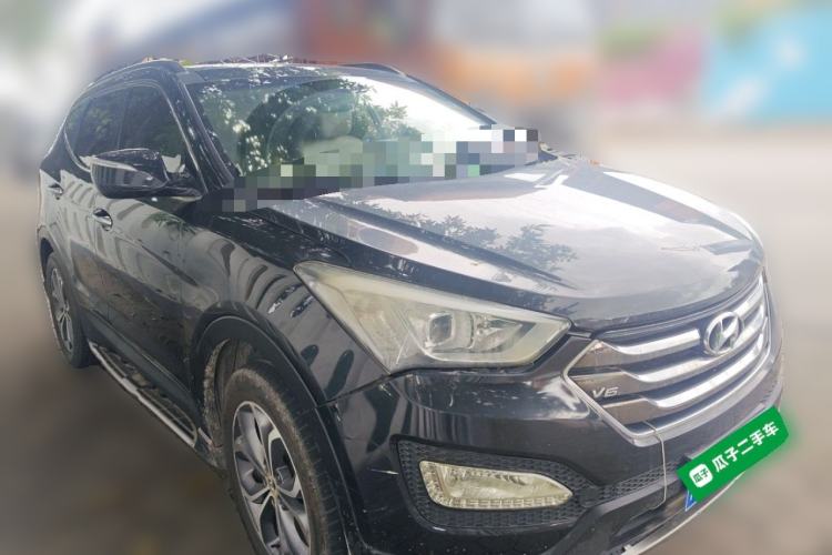 Used Hyundai Santa Fe Classic 2013 3.0L 4x4 Premium Edition 7-Seater Euro IV Front Right 45 Deg