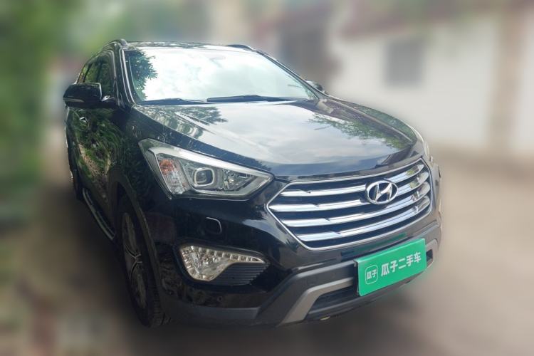 Used Hyundai Santa Fe Classic 2013 3.0L 4x4 Flagship Edition 7 Seats Euro IV Front Right 45 Deg