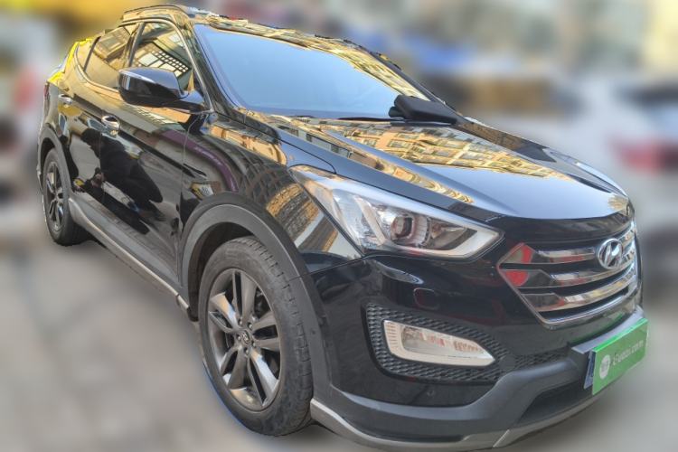 Used Hyundai Santa Fe Classic 2013 3.0L 4x4 Flagship Edition 7 Seats Euro IV Front Right 45 Deg
