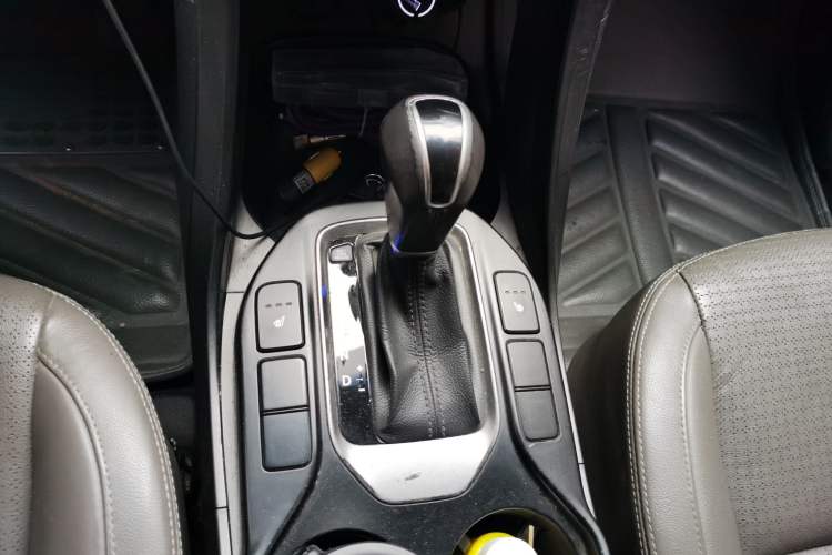 Used Hyundai Santa Fe Classic 2013 3.0L Four-Wheel Drive Comfort Edition 7 Seats Euro IV Gear Lever