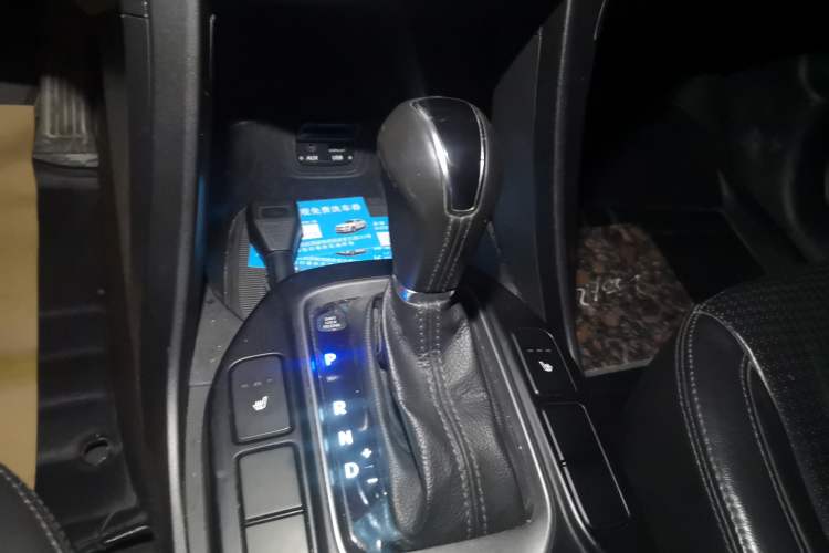 Used Hyundai Santa Fe Classic 2013 3.0L Four-Wheel Drive Comfort Edition 7 Seats Euro IV Gear Lever