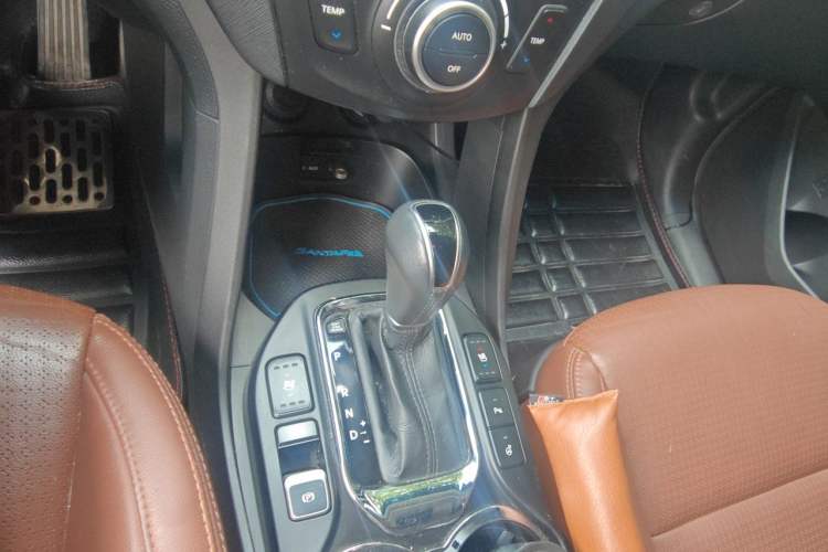 Used Hyundai Santa Fe Classic 2013 3.0L 4x4 Flagship Edition 7 Seats Euro IV Gear Lever