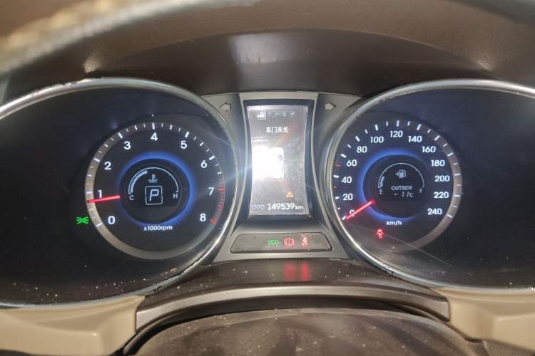 Used Hyundai Santa Fe Classic 2013 3.0L 4x4 Premium Edition 7-Seater Euro IV Instrument Cluster