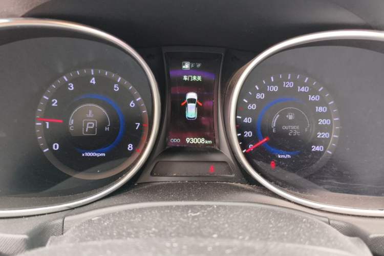 Used Hyundai Santa Fe Classic 2013 Facelift 3.0L 4x4 Comfort Edition with Navigation Euro IV compliant Instrument Cluster