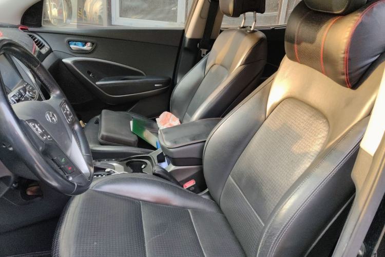 Used Hyundai Santa Fe Classic 2013 3.0L 4x4 Flagship Edition 7 Seats Euro IV Left Front Seat