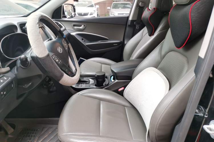 Used Hyundai Santa Fe Classic 2013 3.0L Four-Wheel Drive Comfort Edition 7 Seats Euro IV Left Front Seat