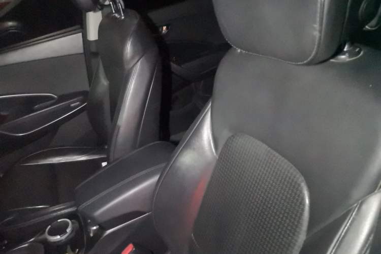 Used Hyundai Santa Fe Classic 2013 3.0L Four-Wheel Drive Comfort Edition 7 Seats Euro IV Left Front Seat