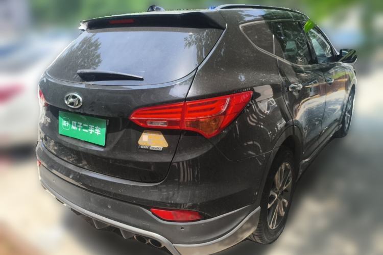 Used Hyundai Santa Fe Classic 2013 Facelift 3.0L 4x4 Comfort Edition with Navigation Euro V Standard Rear