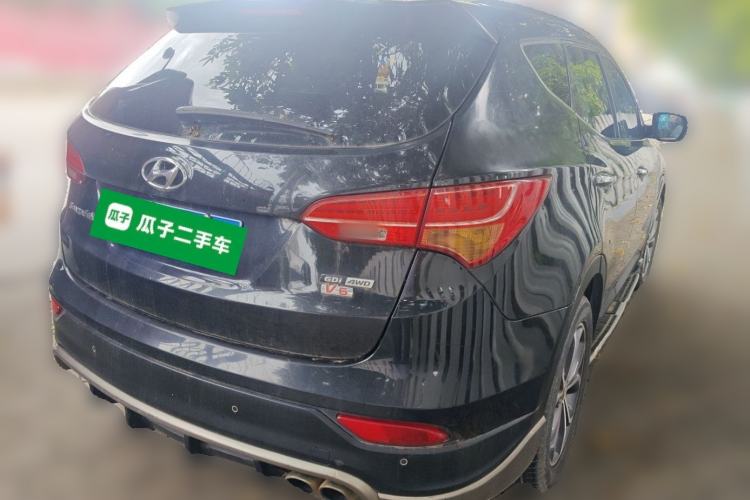 Used Hyundai Santa Fe Classic 2013 3.0L 4x4 Premium Edition 7-Seater Euro IV Rear Right 45 Deg