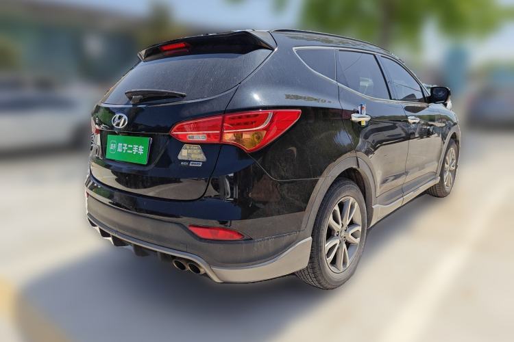 Used Hyundai Santa Fe Classic 2013 3.0L 4x4 Comfort Edition with Navigation 7 Seats Euro IV Rear Right 45 Deg