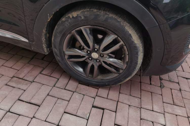 Used Hyundai Santa Fe Classic  Right Front Wheel Hub