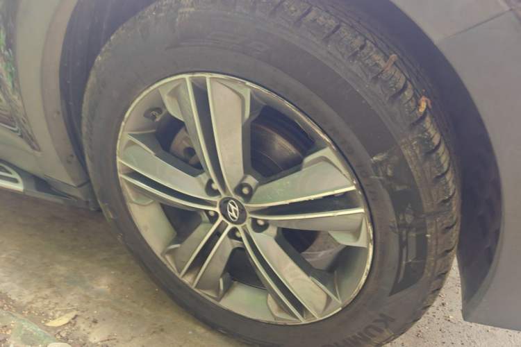 Used Hyundai Santa Fe Classic 2013 3.0L 4x4 Flagship Edition 7 Seats Euro IV Right Front Wheel Hub