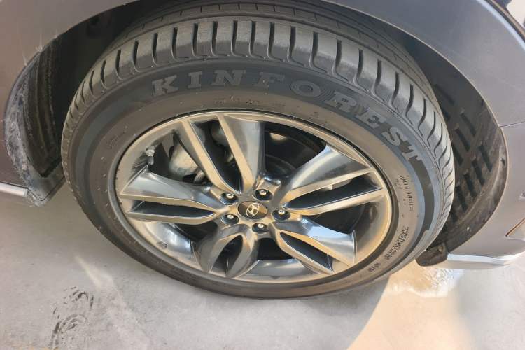 Used Hyundai Santa Fe Classic 2013 Revised Version 3.0L Four-Wheel Drive Flagship Edition Euro V Right Rear Wheel Hub