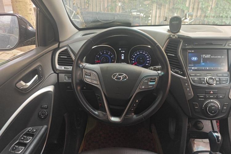 Used Hyundai Santa Fe Classic 2013 Revised Version 3.0L Four-Wheel Drive Flagship Edition Euro IV Steering Wheel