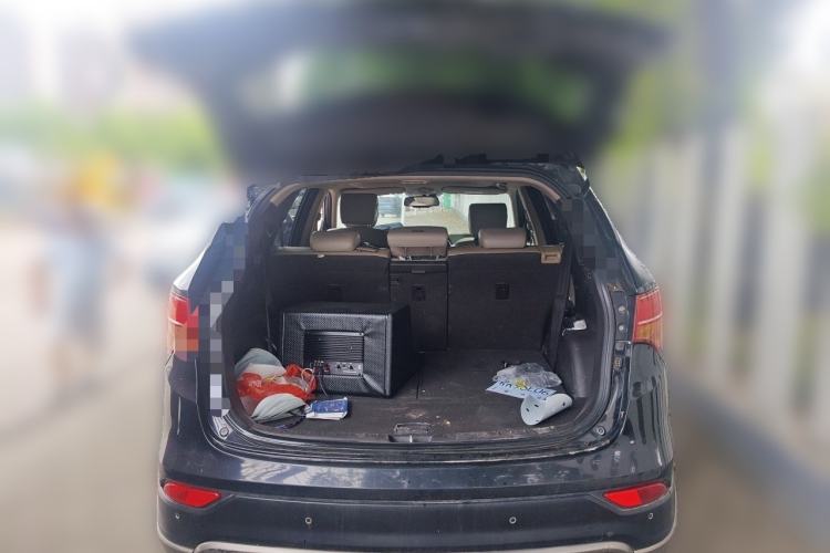 Used Hyundai Santa Fe Classic 2013 3.0L 4x4 Premium Edition 7-Seater Euro IV Trunk