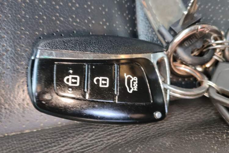 Used Hyundai Santa Fe Classic 2013 3.0L 4x4 Flagship Edition 7 Seats Euro IV Vehicle Key