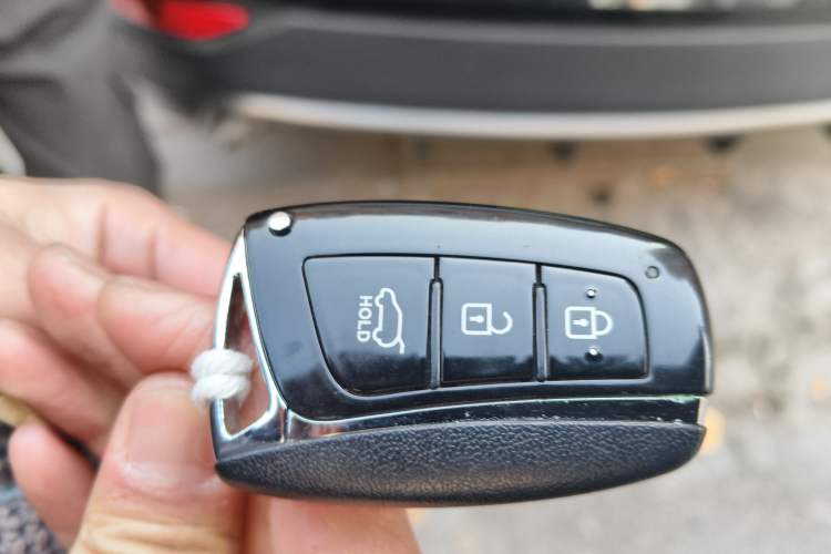 Used Hyundai Santa Fe Classic 2013 3.0L 4x4 Flagship Edition 7 Seats Euro IV Vehicle Key