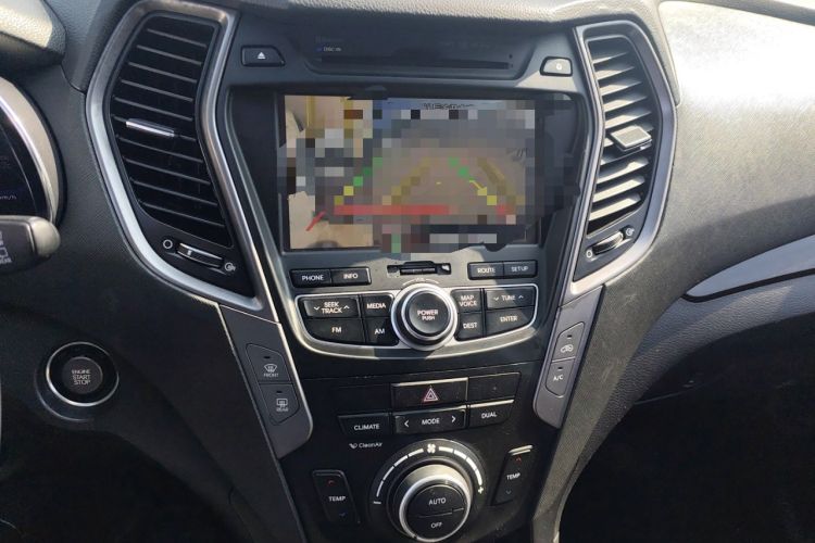 Used Hyundai Santa Fe Classic 2013 3.0L 4x4 Comfort Edition with Navigation 7 Seats Euro IV Audio And AC Panel