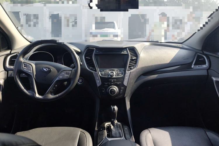 Used Hyundai Santa Fe Classic 2013 3.0L 4x4 Comfort Edition with Navigation 7 Seats Euro IV Center Console