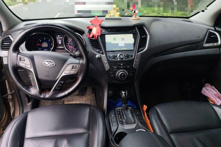 Used Hyundai Santa Fe Classic 2013 2.2T Four-Wheel Drive Comfort Edition with Navigation 7 Seats Center Console