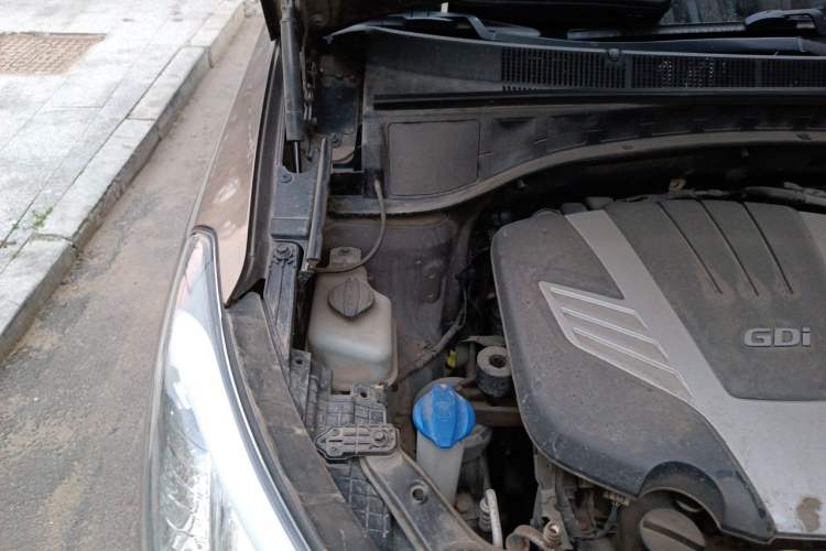 Used Hyundai Santa Fe Classic 2013 Facelift 3.0L Four-Wheel Drive Deluxe Version Euro V Engine Bay Right