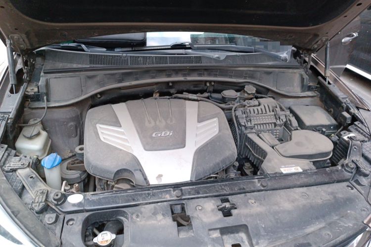 Used Hyundai Santa Fe Classic 2013 Facelift 3.0L Four-Wheel Drive Deluxe Version Euro V Engine Bay