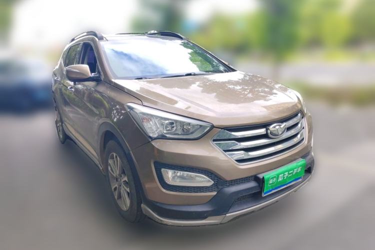 Used Hyundai Santa Fe Classic 2013 2.2T Four-Wheel Drive Comfort Edition with Navigation 7 Seats Front Right 45 Deg