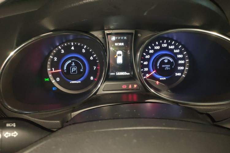 Used Hyundai Santa Fe Classic 2013 3.0L 4x4 Comfort Edition with Navigation 7 Seats Euro IV Instrument Cluster
