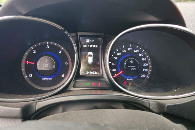 Used Hyundai Santa Fe Classic 2013 2.2T Four-Wheel Drive Comfort Edition with Navigation 7 Seats Instrument Cluster