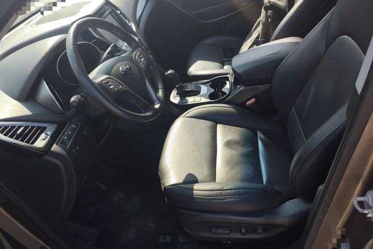 Used Hyundai Santa Fe Classic 2013 3.0L 4x4 Comfort Edition with Navigation 7 Seats Euro IV Left Front Seat