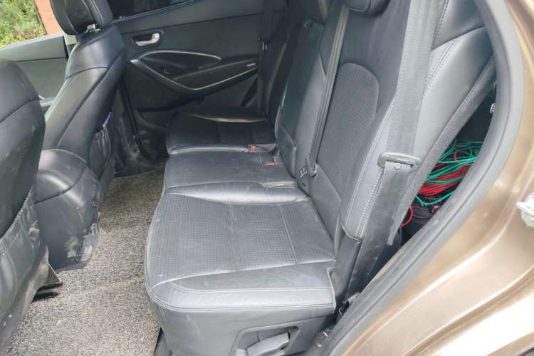 Used Hyundai Santa Fe Classic 2013 2.2T Four-Wheel Drive Comfort Edition with Navigation 7 Seats Left Rear Seat
