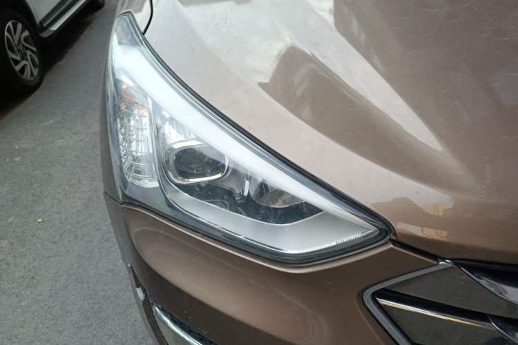 Used Hyundai Santa Fe Classic 2013 Facelift 3.0L Four-Wheel Drive Deluxe Version Euro V Right Front Headlight