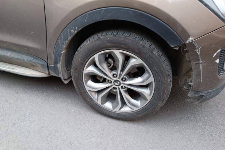 Used Hyundai Santa Fe Classic 2013 Facelift 3.0L Four-Wheel Drive Deluxe Version Euro V Right Front Wheel Hub