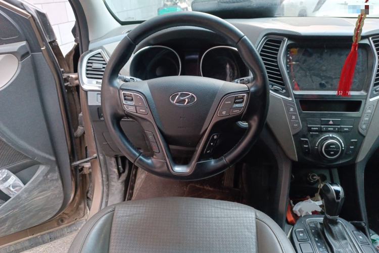 Used Hyundai Santa Fe Classic 2013 Facelift 3.0L Four-Wheel Drive Deluxe Version Euro V Steering Wheel