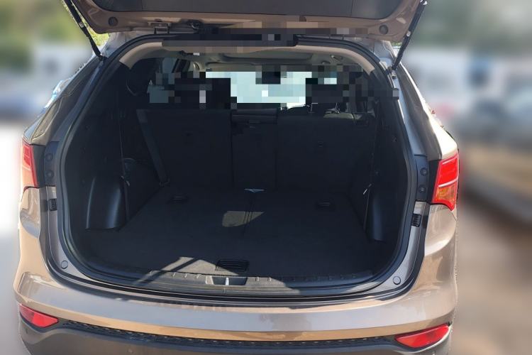 Used Hyundai Santa Fe Classic 2013 3.0L 4x4 Comfort Edition with Navigation 7 Seats Euro IV Trunk