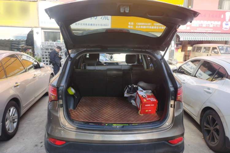 Used Hyundai Santa Fe Classic 2013 2.2T Four-Wheel Drive Comfort Edition with Navigation 7 Seats Trunk