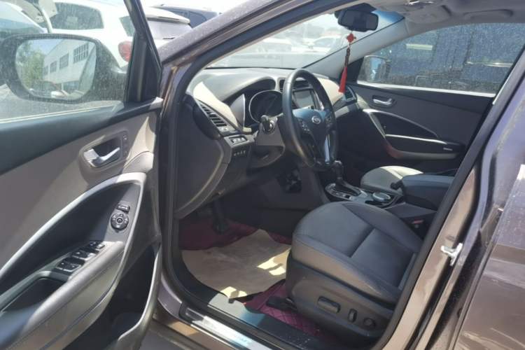Used Hyundai Santa Fe Classic 2013 Revised Version 3.0L Four-Wheel Drive Flagship Edition Euro V Driver Seat
