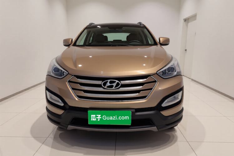 Used Hyundai Santa Fe Classic 2013 3.0L 4x4 Comfort Edition with Navigation 7 Seats Euro IV Exterior 1