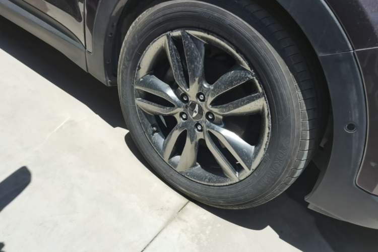 Used Hyundai Santa Fe Classic 2013 Revised Version 3.0L Four-Wheel Drive Flagship Edition Euro V Right Front Wheel Hub