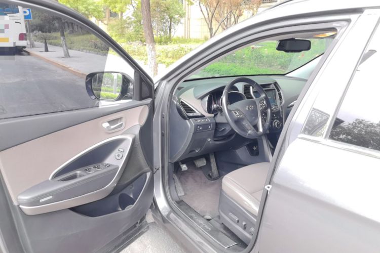 Used Hyundai Santa Fe Classic 2013 3.0L 4x4 Luxury Edition 7 Seats Euro V Driver Seat