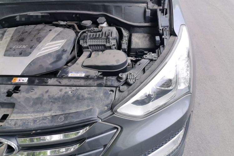 Used Hyundai Santa Fe Classic 2013 3.0L 4x4 Luxury Edition 7 Seats Euro V Engine Bay Left
