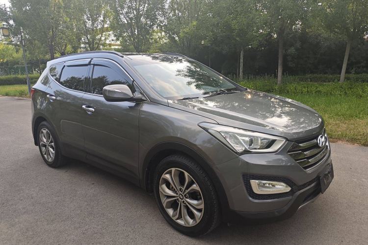 Used Hyundai Santa Fe Classic 2013 3.0L 4x4 Premium Edition 7-Seater Euro IV Exterior 2