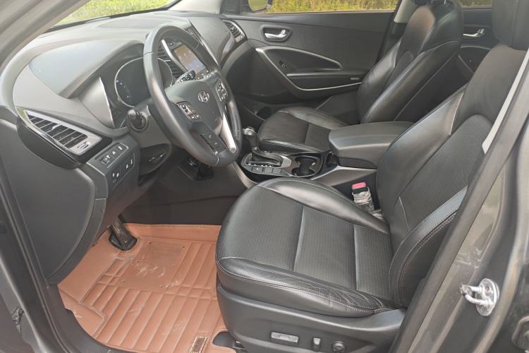 Used Hyundai Santa Fe Classic 2013 3.0L 4x4 Premium Edition 7-Seater Euro IV Exterior 6