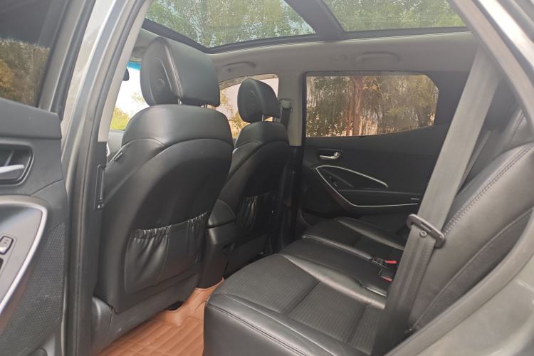 Used Hyundai Santa Fe Classic 2013 3.0L 4x4 Premium Edition 7-Seater Euro IV Exterior 7