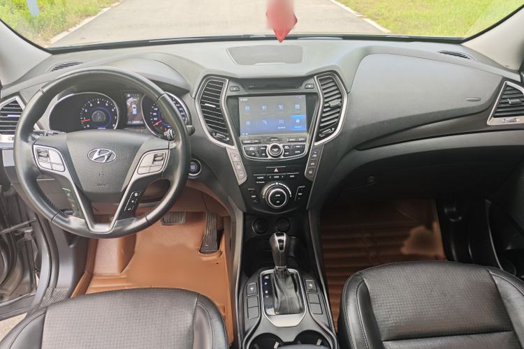 Used Hyundai Santa Fe Classic 2013 3.0L 4x4 Premium Edition 7-Seater Euro IV Exterior 8
